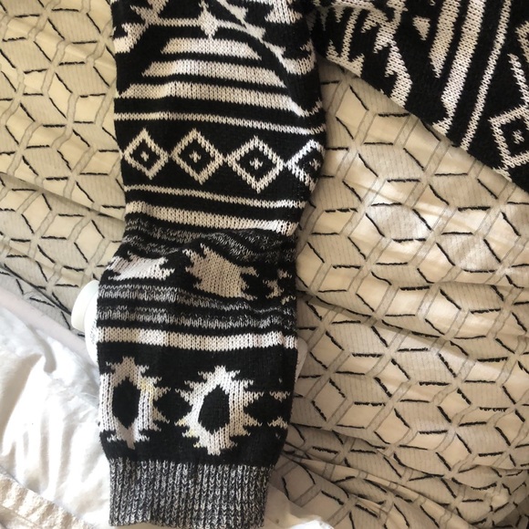 Black & White Cardigan - Picture 3 of 5